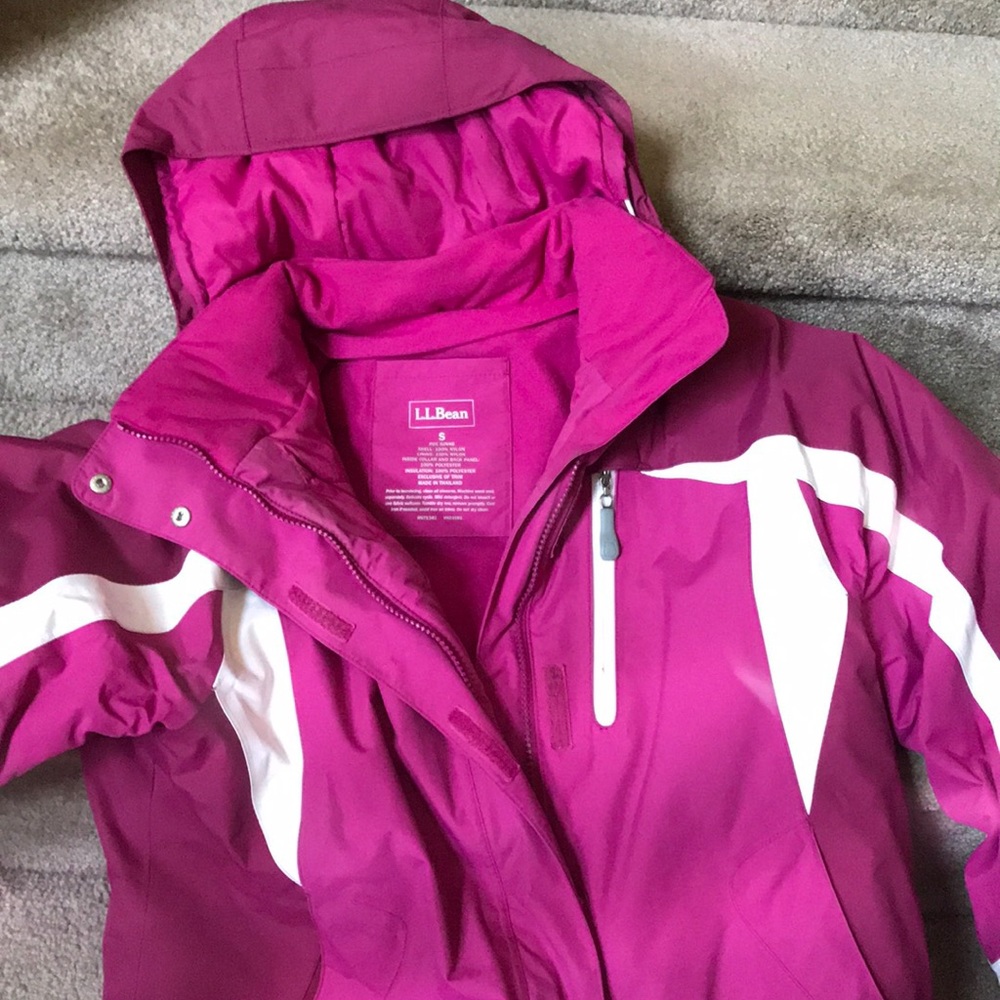 LL Bean Size S  Ski Jacket with detachable hood